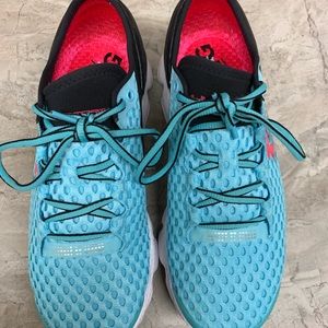 Women’s under armour sneaker